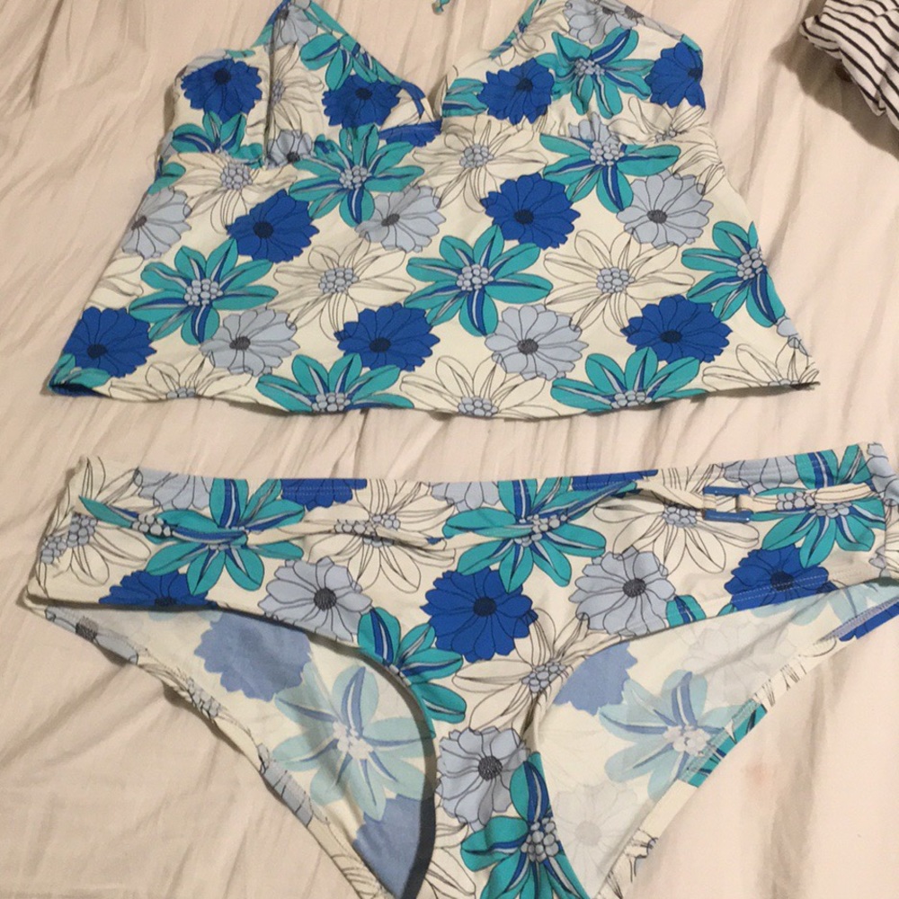 Gap Bathing Suit Size L Top & XL Bottom